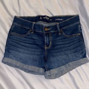 Size 0 Low Rise Hollister Jean Short